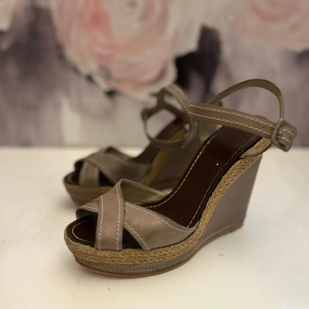 ! Christian Louboutin Almeria leather sandal wedges sz 9